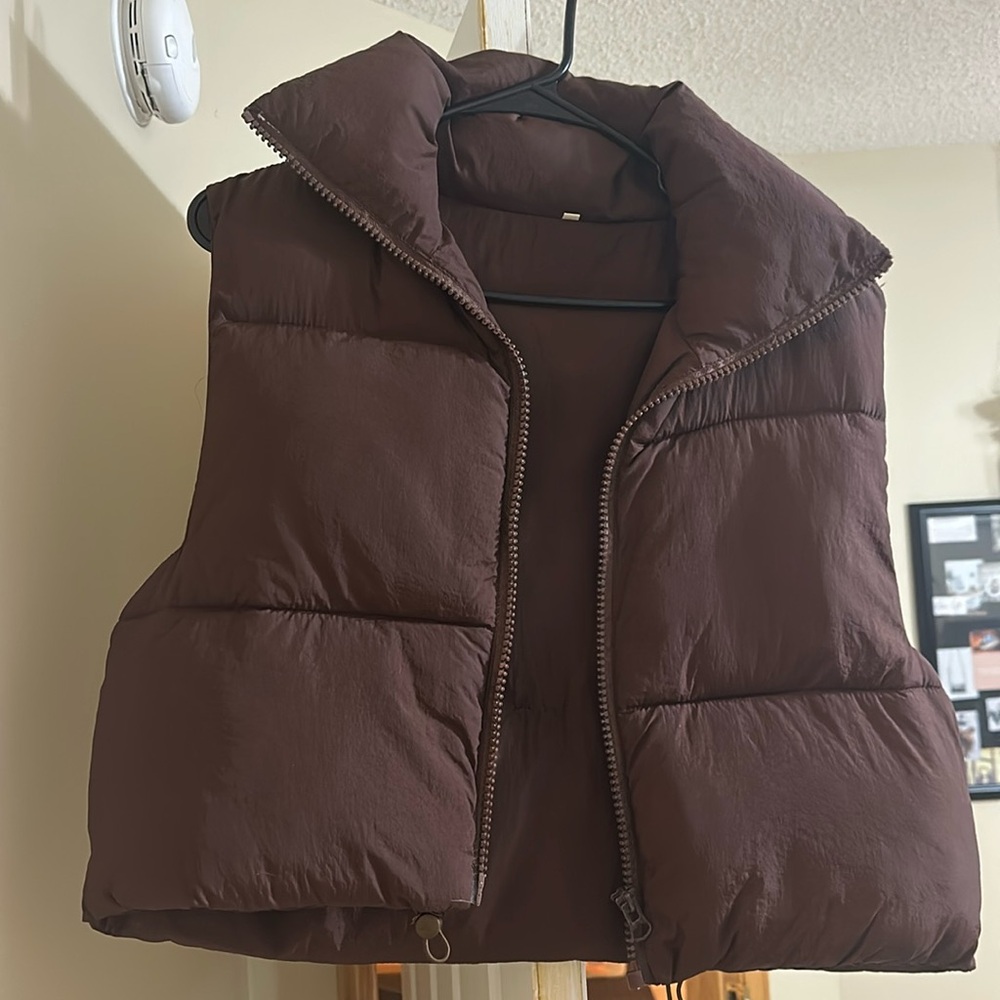 cropped puffer vest